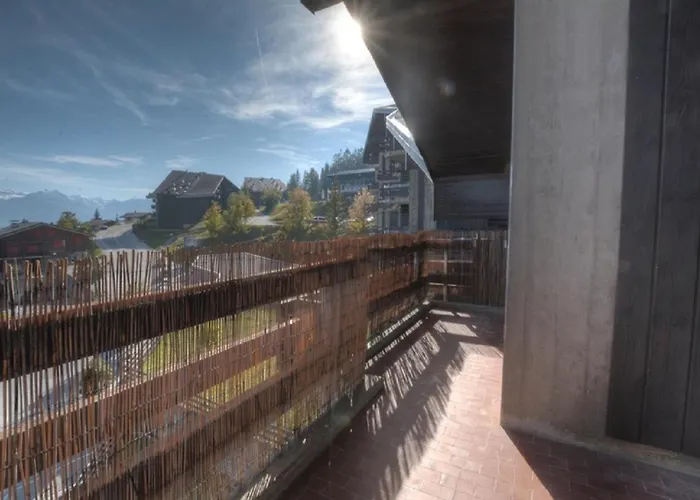 Emeraudes 501 Pres De La Telecabine A